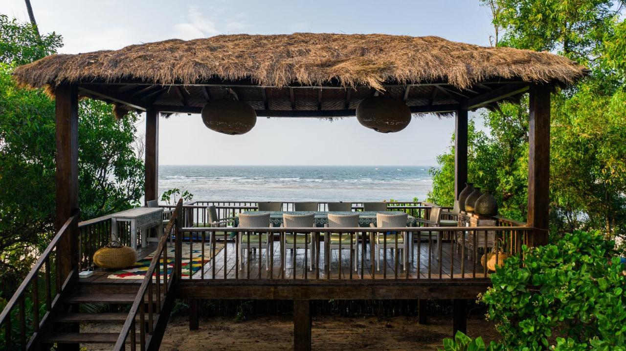 Saffronstays Stella Maris - Luxury Beach Front Villa Near Redi Beach Querim エクステリア 写真