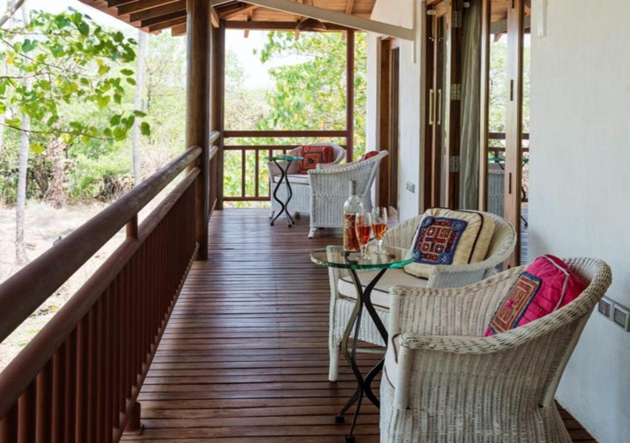 Saffronstays Stella Maris - Luxury Beach Front Villa Near Redi Beach Querim エクステリア 写真