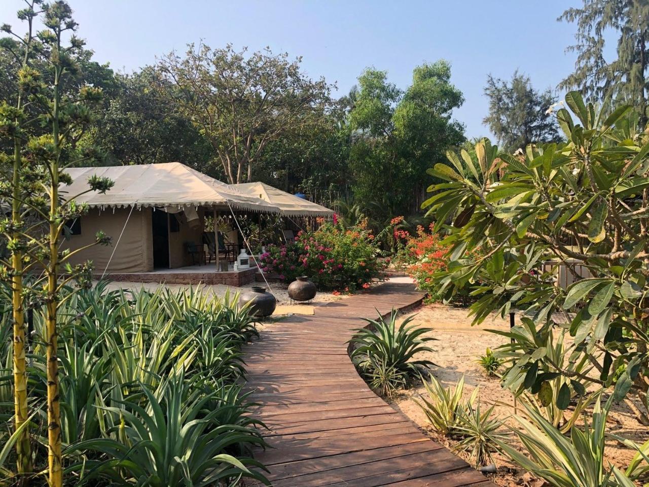 Saffronstays Stella Maris - Luxury Beach Front Villa Near Redi Beach Querim エクステリア 写真